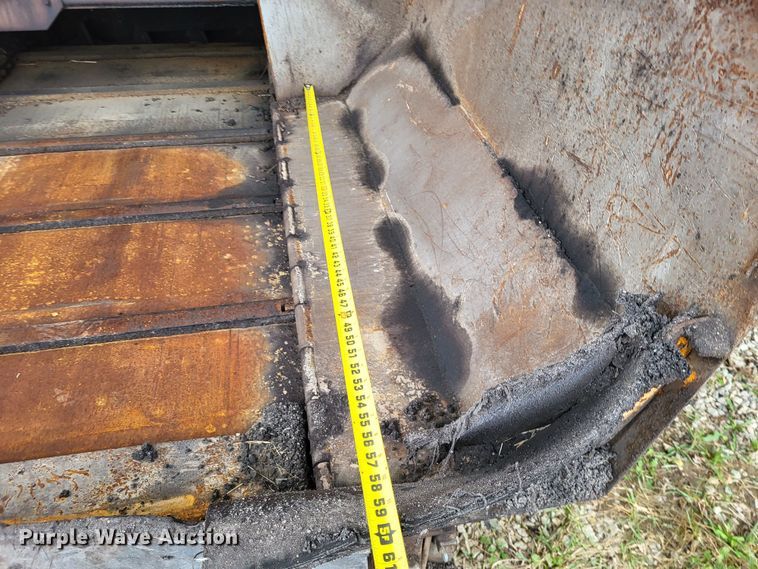 image for item DO3467 2000 Lee Boy L8500T  paver