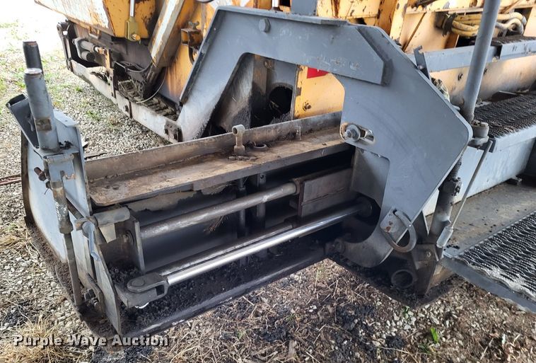 image for item DO3467 2000 Lee Boy L8500T  paver