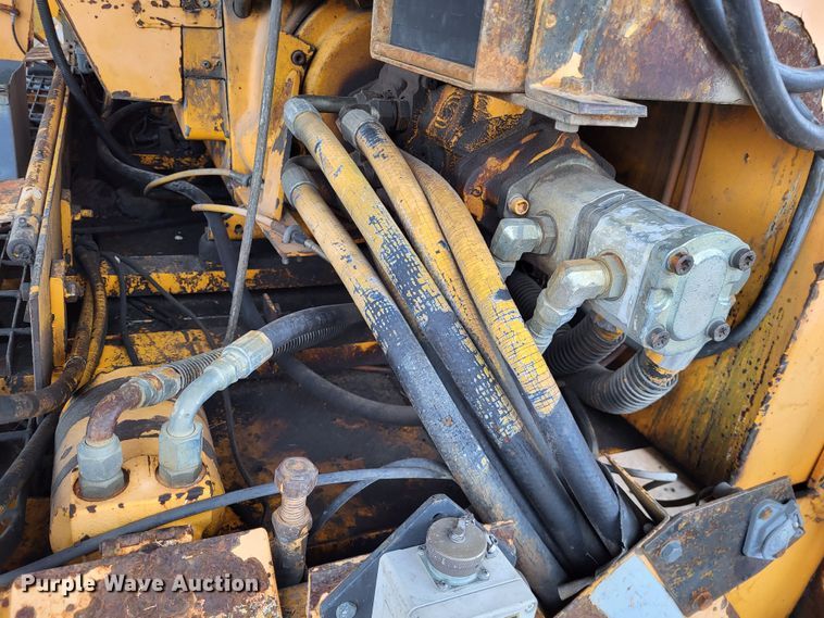 image for item DO3467 2000 Lee Boy L8500T  paver