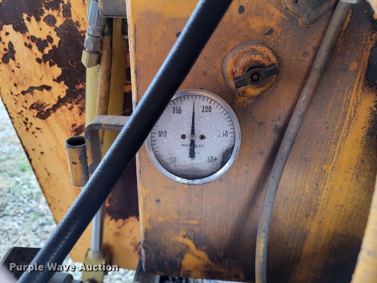 image for item DO3467 2000 Lee Boy L8500T  paver