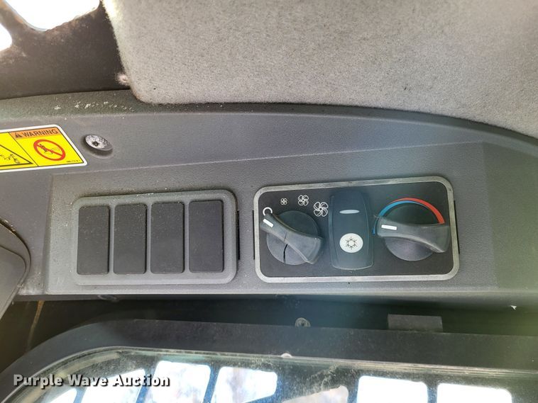 image for item DO3479 2009 Caterpillar 277C  tracked skid steer loader