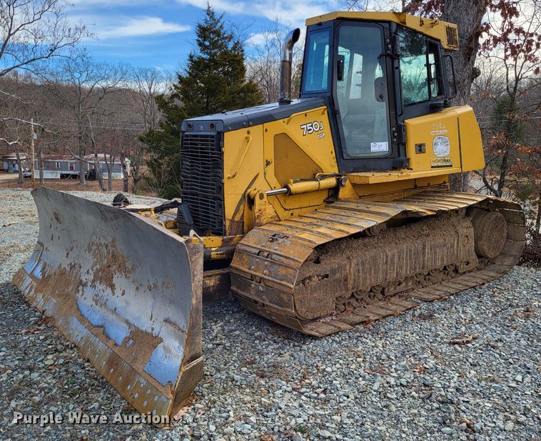image for item DO3481 2007 John Deere 750J LGP  dozer