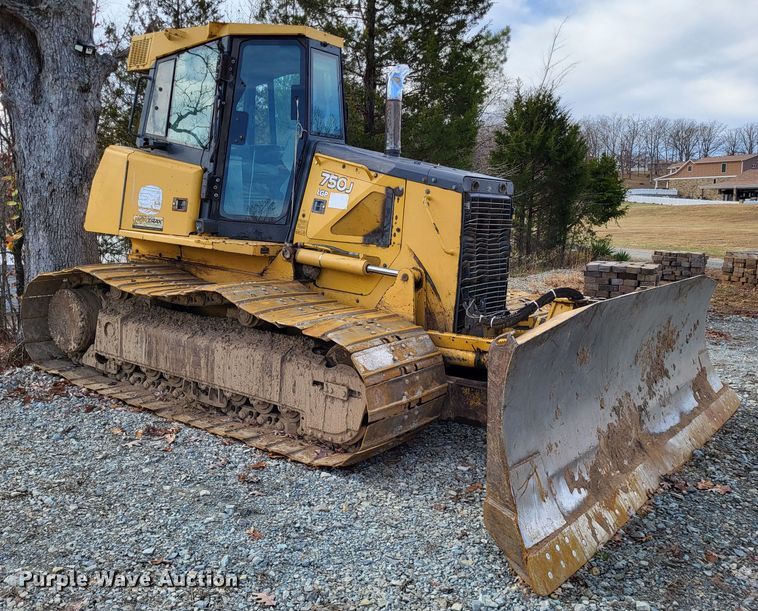image for item DO3481 2007 John Deere 750J LGP  dozer
