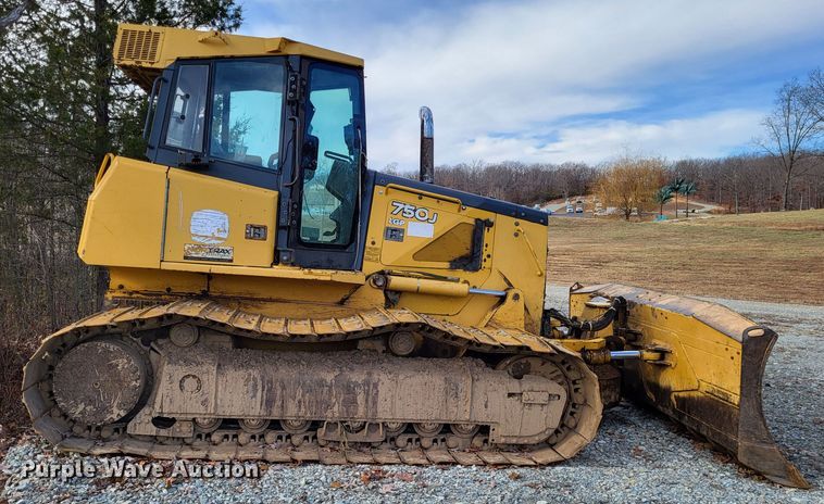 image for item DO3481 2007 John Deere 750J LGP  dozer