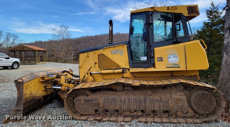 image for item DO3481 2007 John Deere 750J LGP  dozer