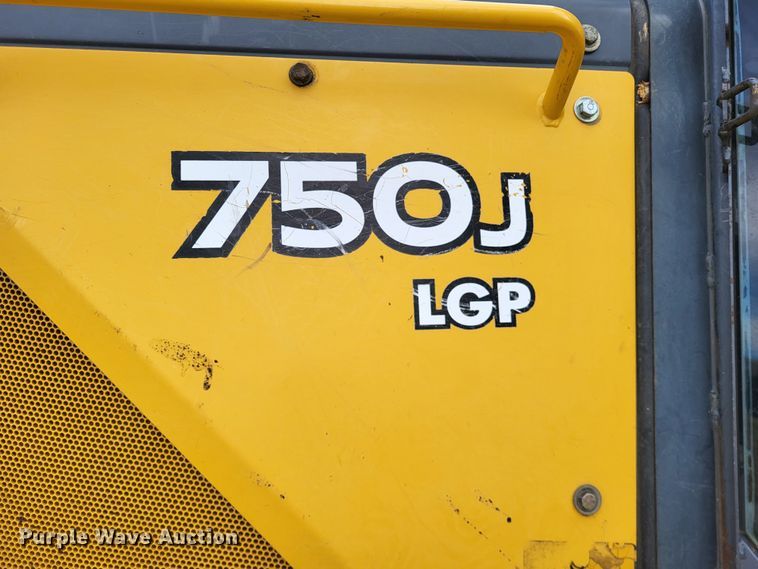 image for item DO3481 2007 John Deere 750J LGP  dozer