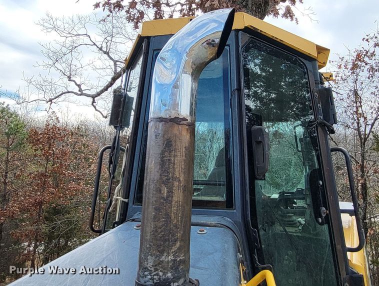 image for item DO3481 2007 John Deere 750J LGP  dozer