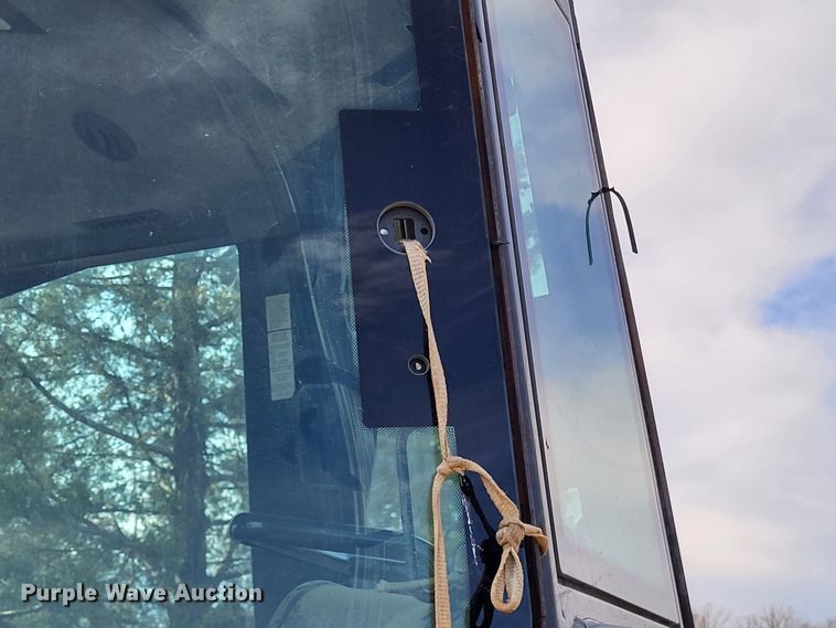 image for item DO3481 2007 John Deere 750J LGP  dozer