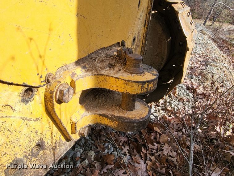 image for item DO3481 2007 John Deere 750J LGP  dozer