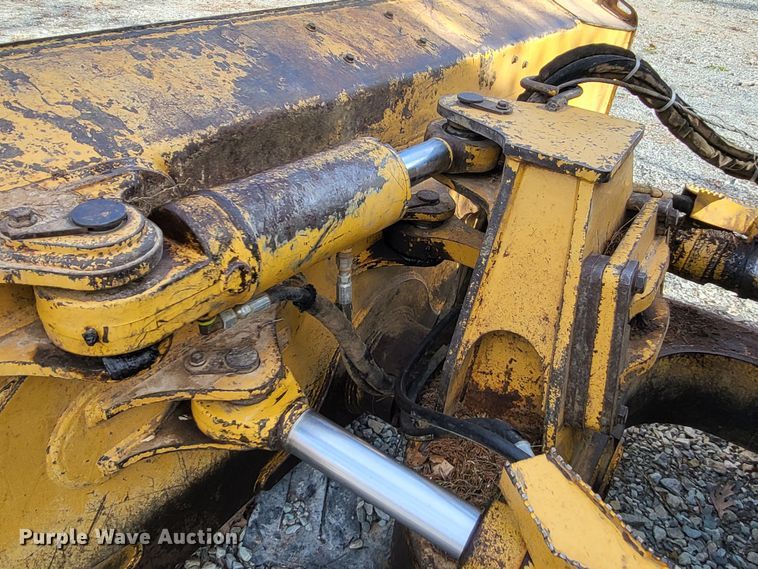 image for item DO3481 2007 John Deere 750J LGP  dozer