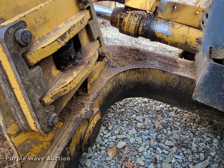 image for item DO3481 2007 John Deere 750J LGP  dozer