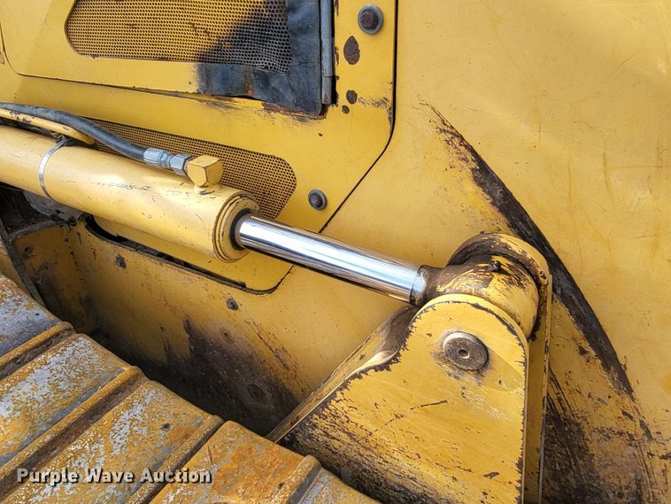 image for item DO3481 2007 John Deere 750J LGP  dozer