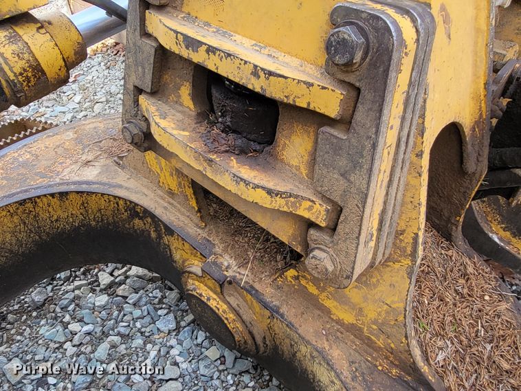 image for item DO3481 2007 John Deere 750J LGP  dozer