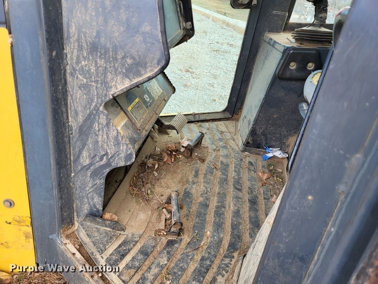 image for item DO3481 2007 John Deere 750J LGP  dozer