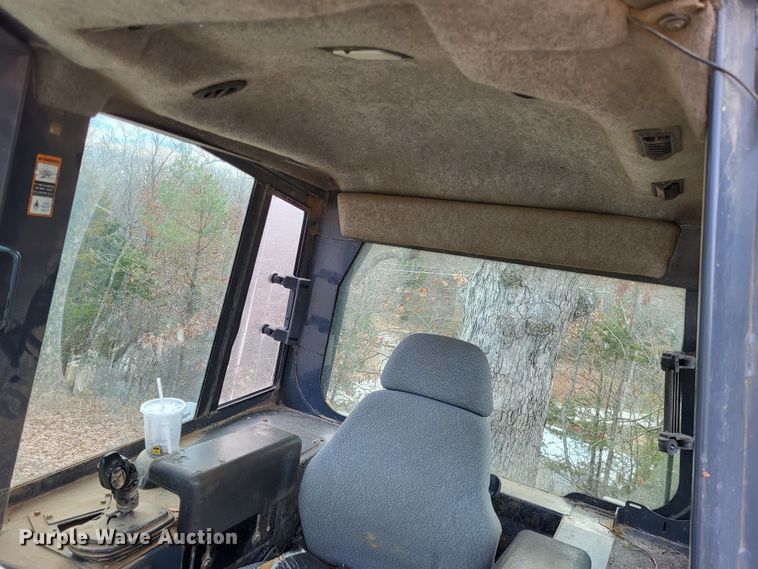 image for item DO3481 2007 John Deere 750J LGP  dozer