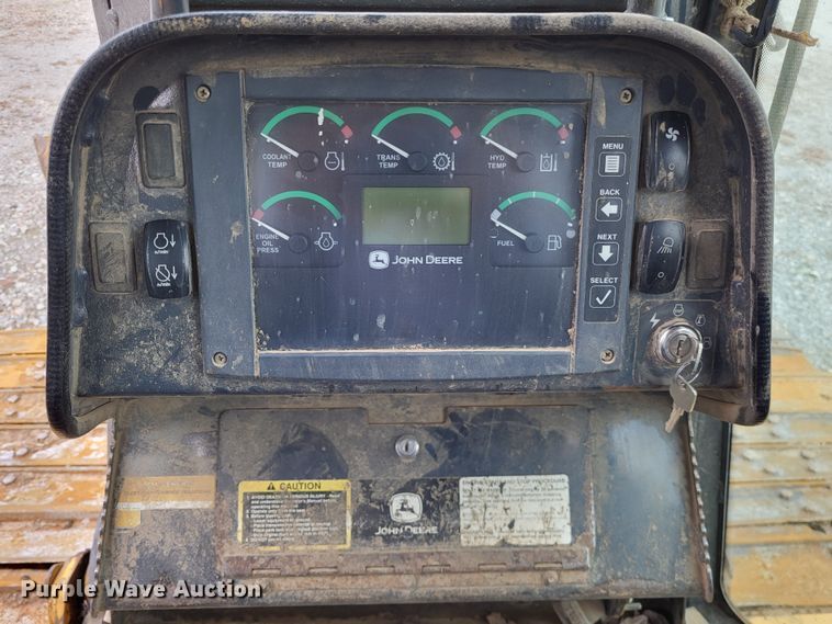 image for item DO3481 2007 John Deere 750J LGP  dozer