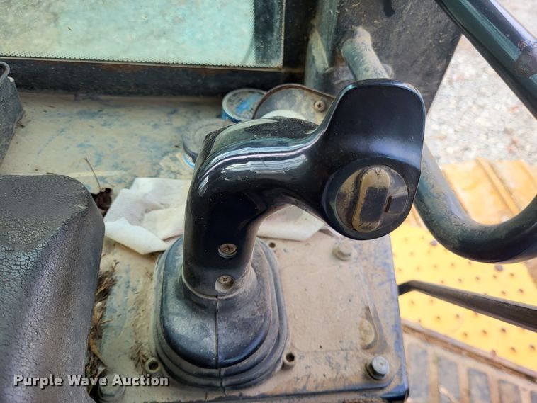 image for item DO3481 2007 John Deere 750J LGP  dozer