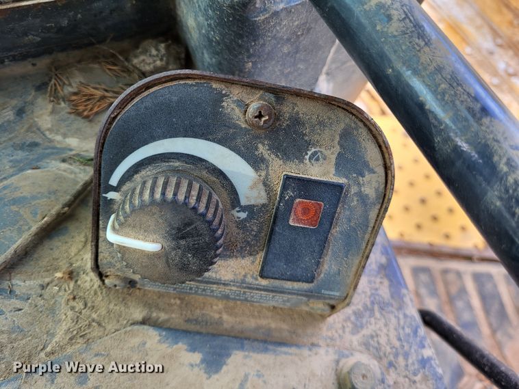 image for item DO3481 2007 John Deere 750J LGP  dozer