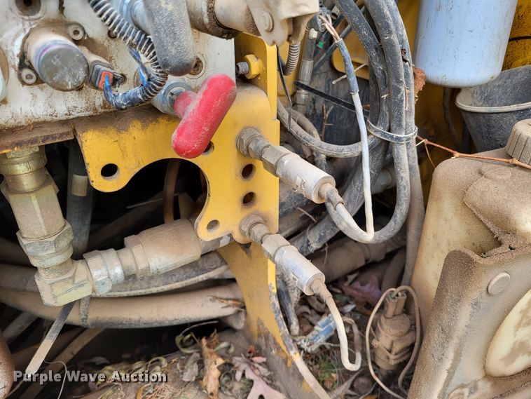 image for item DO3481 2007 John Deere 750J LGP  dozer