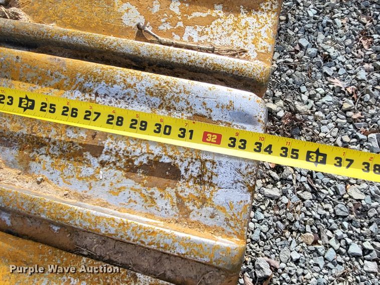 image for item DO3481 2007 John Deere 750J LGP  dozer