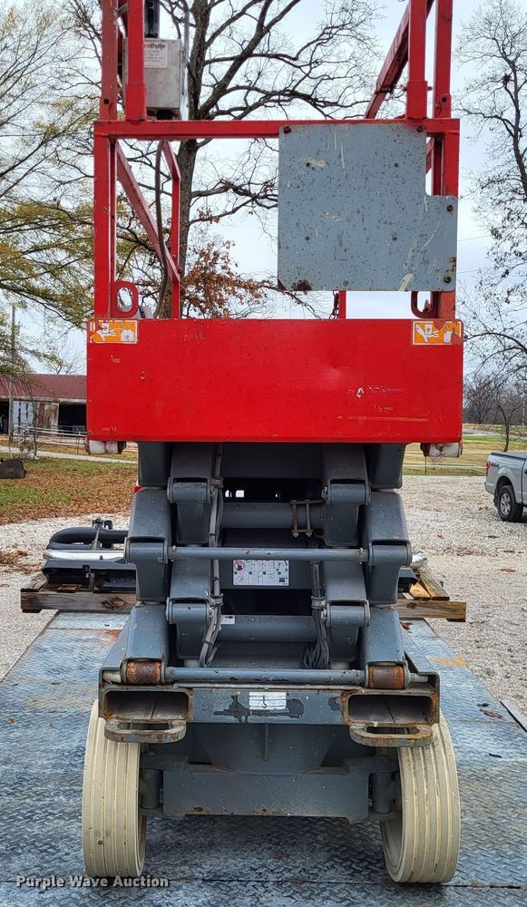 image for item DO3482 2017 Skyjack SJ3226  scissor lift