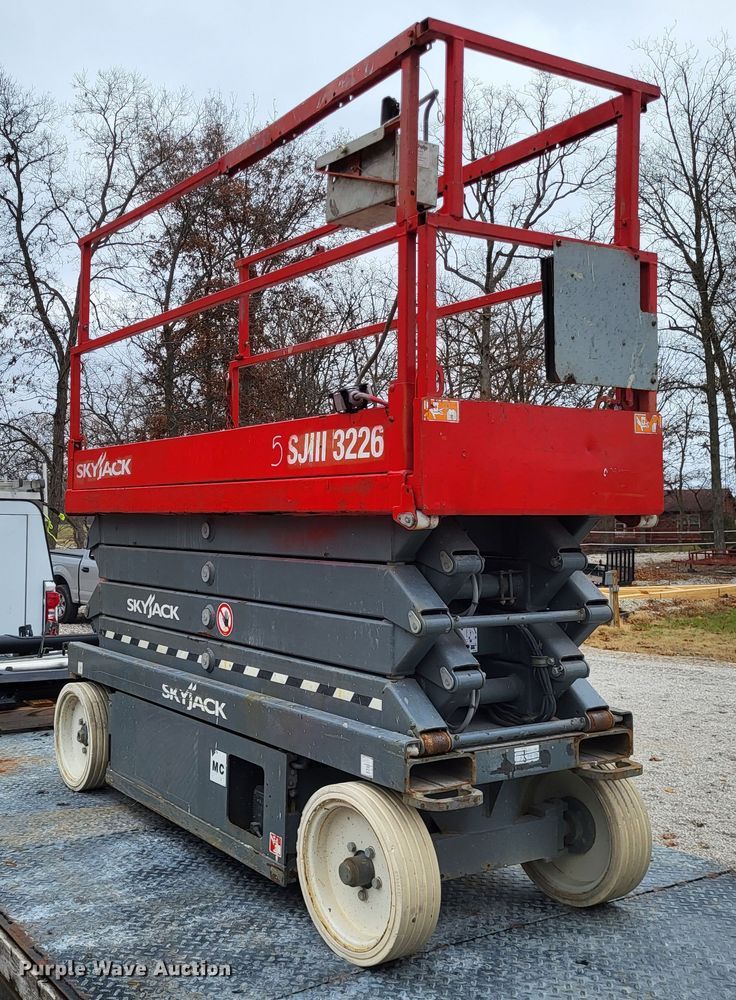 image for item DO3482 2017 Skyjack SJ3226  scissor lift
