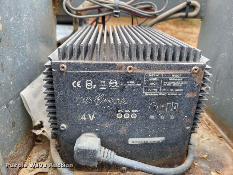 image for item DO3482 2017 Skyjack SJ3226  scissor lift