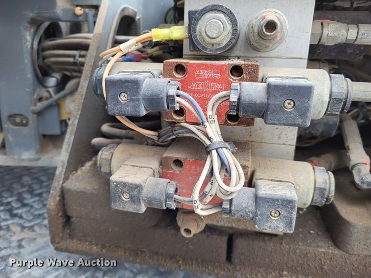 image for item DO3482 2017 Skyjack SJ3226  scissor lift