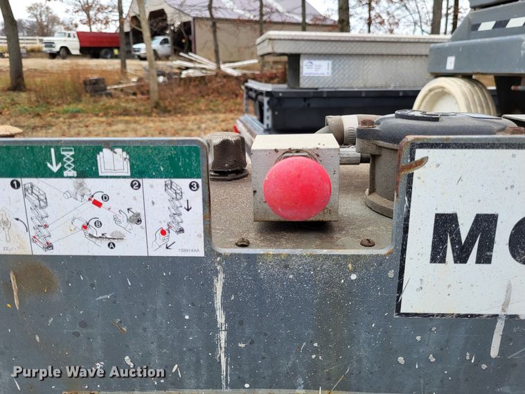 image for item DO3482 2017 Skyjack SJ3226  scissor lift