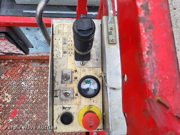 image for item DO3482 2017 Skyjack SJ3226  scissor lift