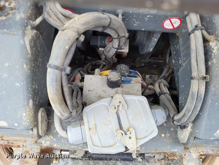 image for item DO3482 2017 Skyjack SJ3226  scissor lift