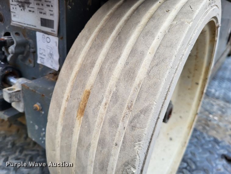 image for item DO3482 2017 Skyjack SJ3226  scissor lift