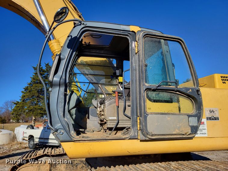 image for item DO3487 2005 John Deere 330C LC  excavator
