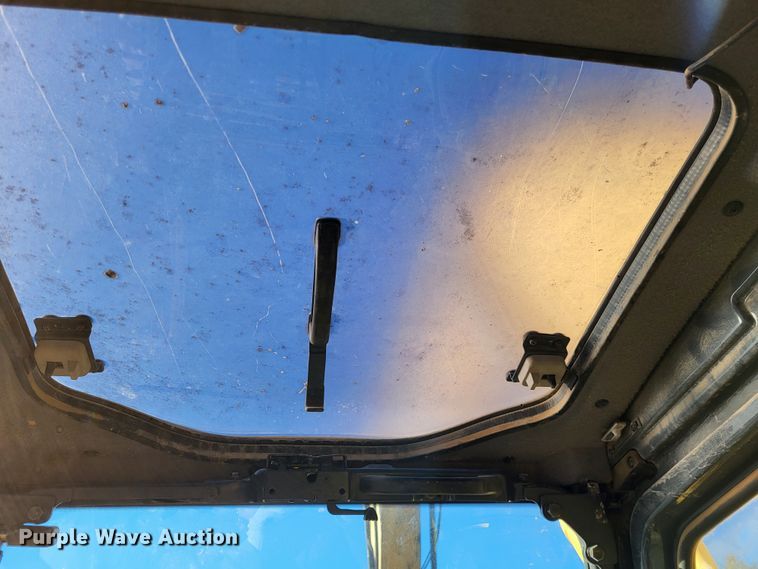 image for item DO3487 2005 John Deere 330C LC  excavator