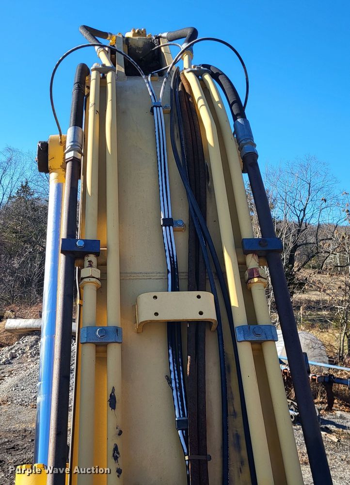 image for item DO3487 2005 John Deere 330C LC  excavator