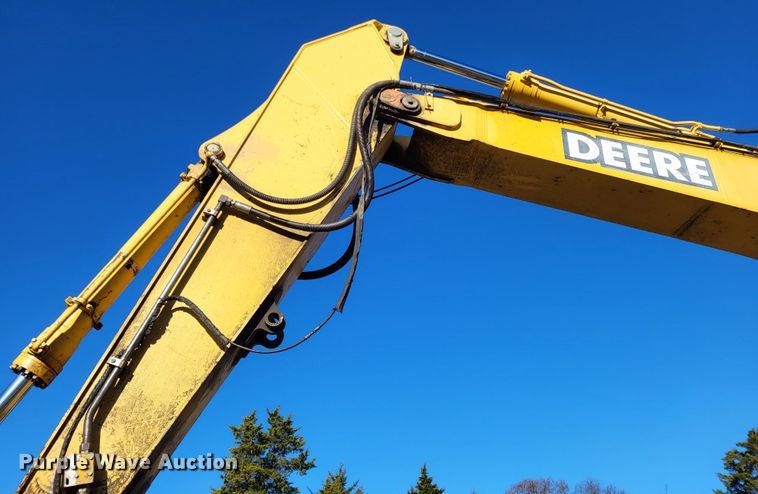 image for item DO3487 2005 John Deere 330C LC  excavator