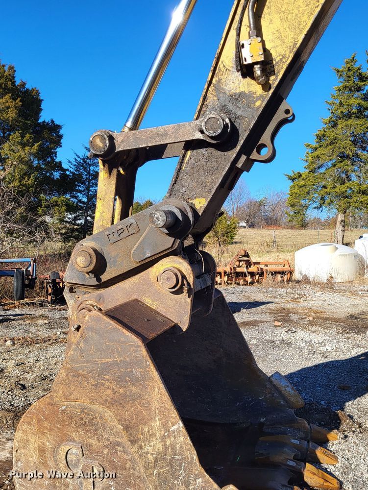 image for item DO3487 2005 John Deere 330C LC  excavator