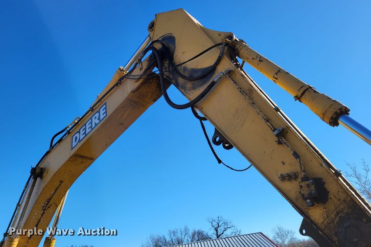 image for item DO3487 2005 John Deere 330C LC  excavator