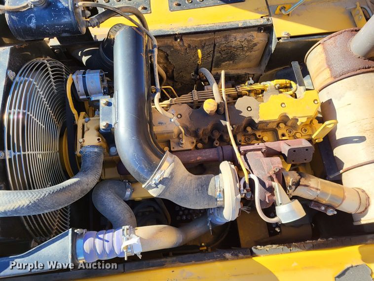 image for item DO3487 2005 John Deere 330C LC  excavator