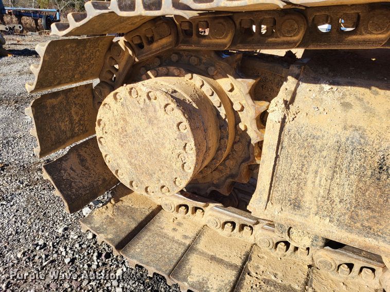 image for item DO3487 2005 John Deere 330C LC  excavator