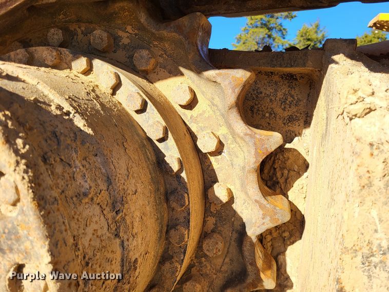 image for item DO3487 2005 John Deere 330C LC  excavator