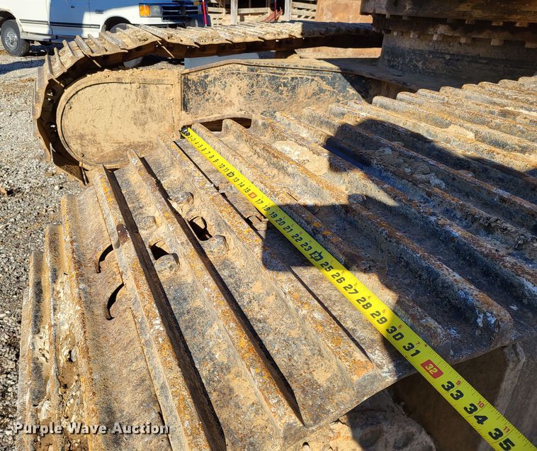 image for item DO3487 2005 John Deere 330C LC  excavator