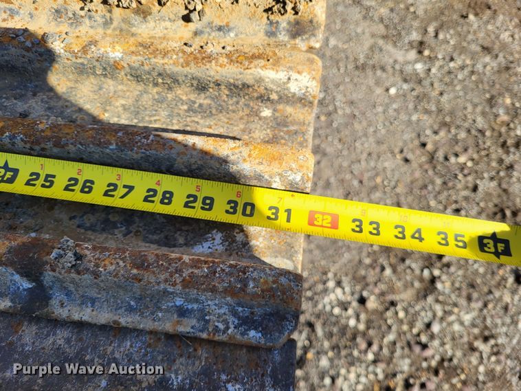 image for item DO3487 2005 John Deere 330C LC  excavator