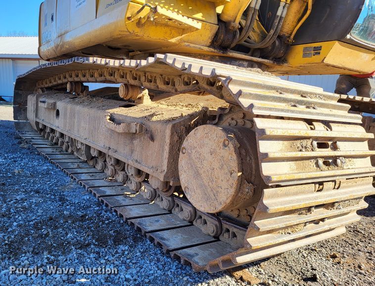 image for item DO3487 2005 John Deere 330C LC  excavator