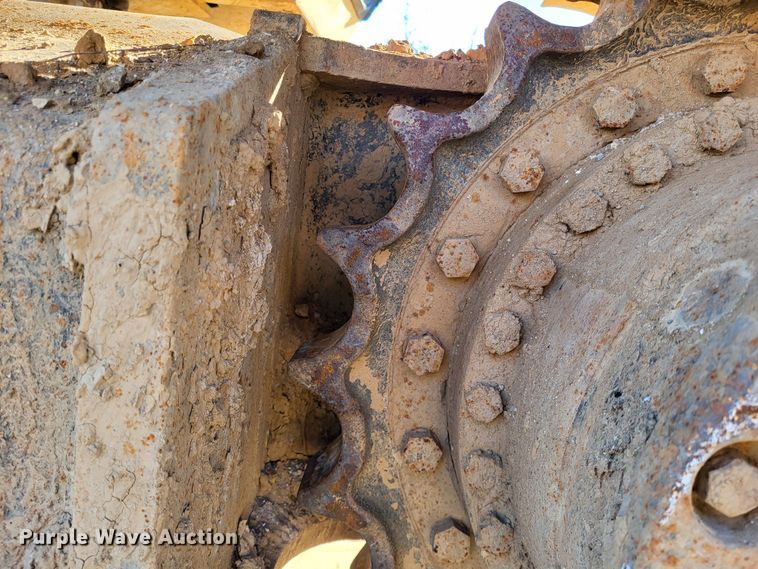 image for item DO3487 2005 John Deere 330C LC  excavator