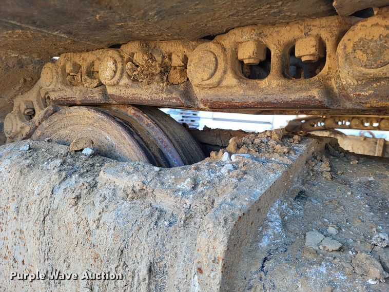 image for item DO3487 2005 John Deere 330C LC  excavator