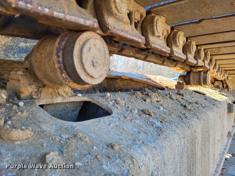 image for item DO3487 2005 John Deere 330C LC  excavator