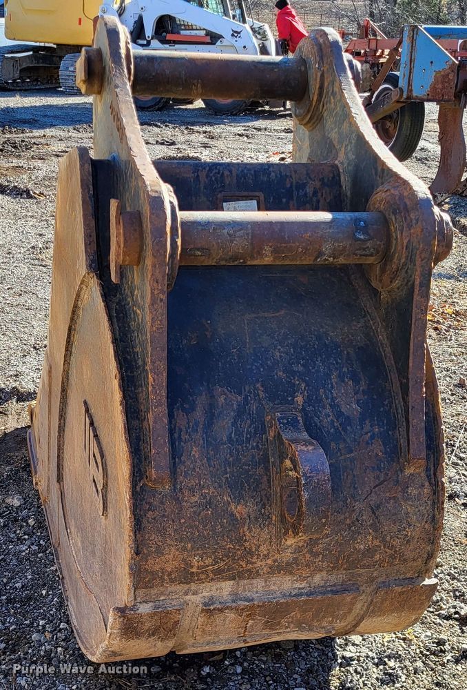 image for item DO3488 Werk Brau JD330  30"W excavator bucket