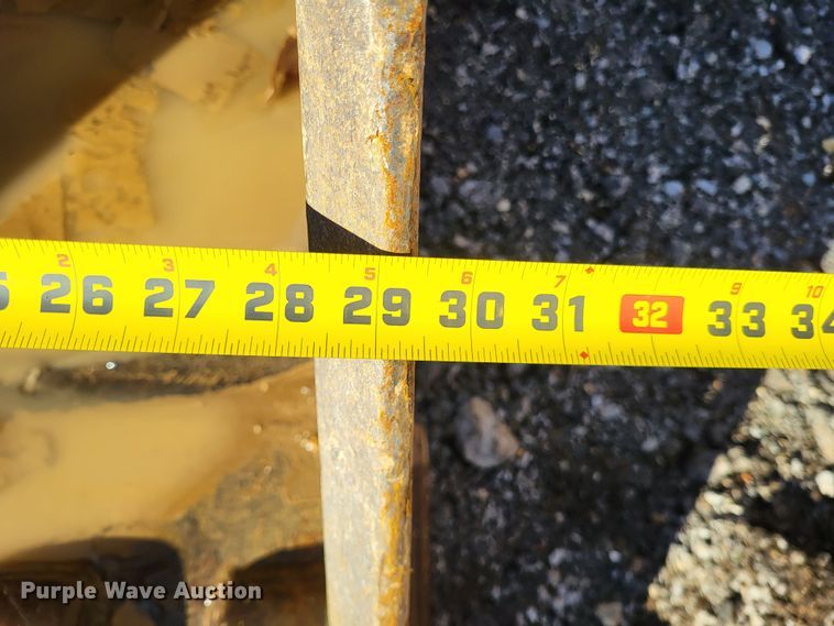 image for item DO3488 Werk Brau JD330  30"W excavator bucket