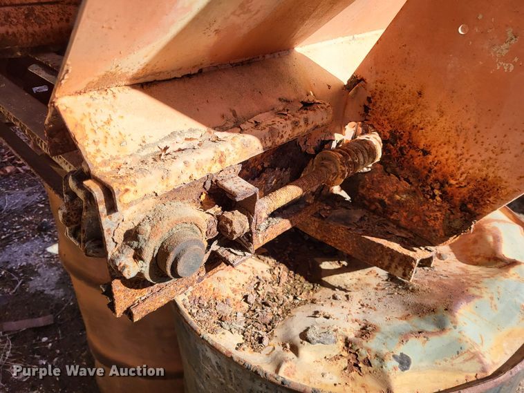 image for item DO3493 Swenson  spreader